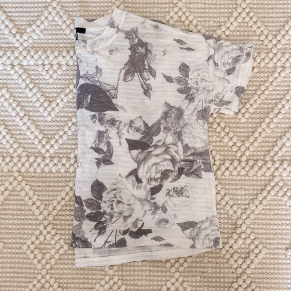 Cropped Tee // Forever 21 // SUPER SOFT! - Picture 2 of 3